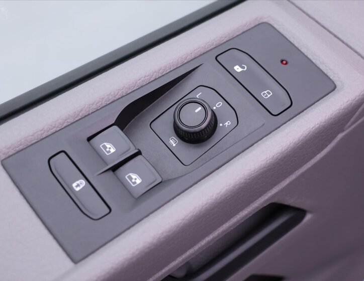 Volkswagen Transporter Kombi 2,0 l 81 kw