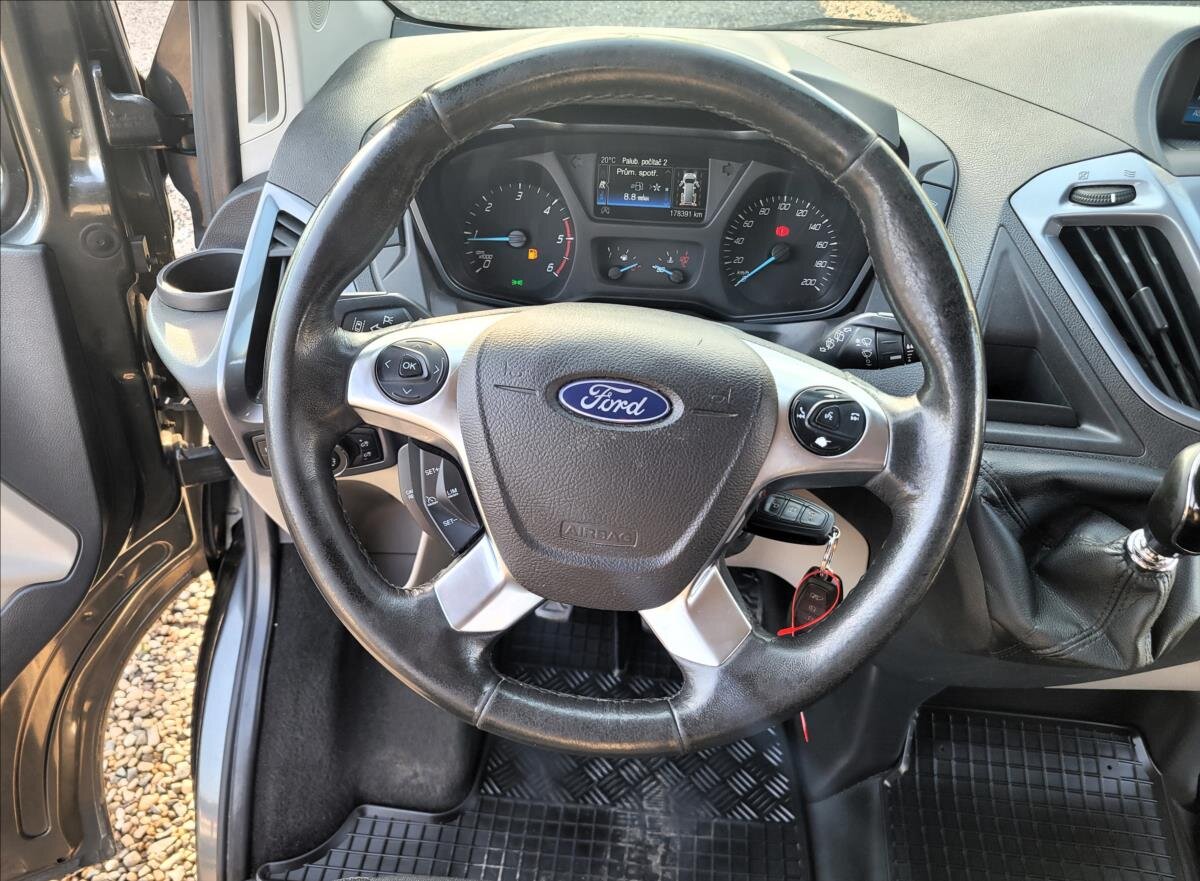 Ford Tourneo Custom MPV 2,0 l 125 kw