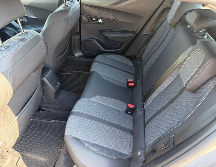 Peugeot 2008 SUV / Terénní 1,2 l 96 kw