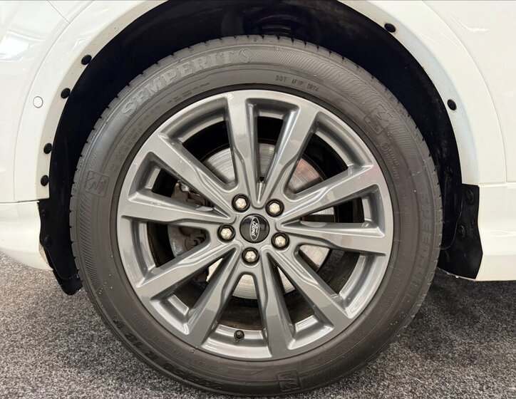 Ford Kuga SUV / Terénní 2,0 l 132 kw