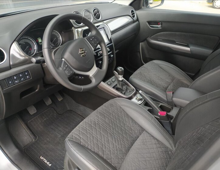 Suzuki Vitara SUV / Terénní 1,4 l 95 kw