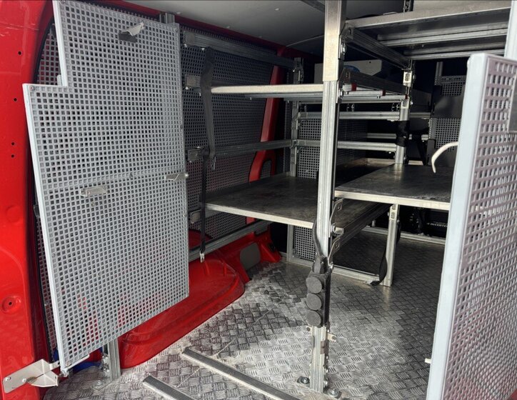 Volkswagen Transporter Skříň 2,0 l 110 kw