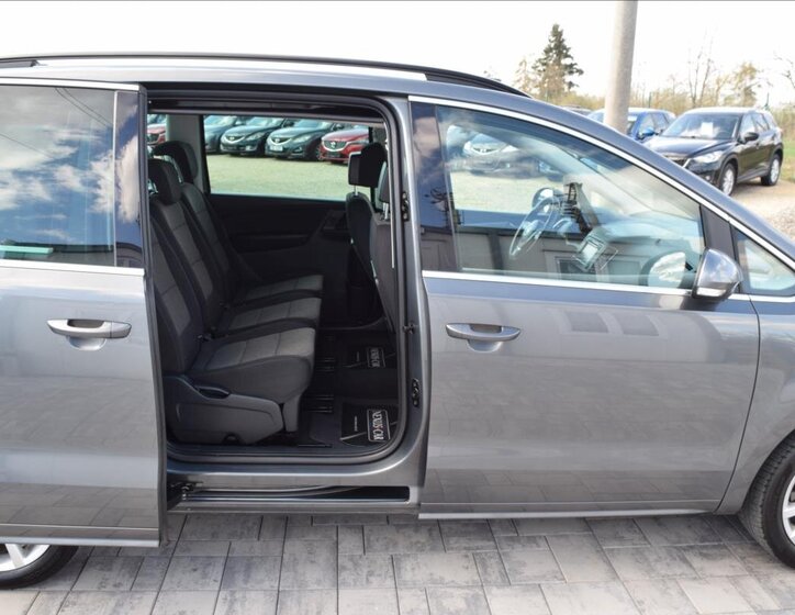 Volkswagen Sharan MPV 2,0 l 103 kw