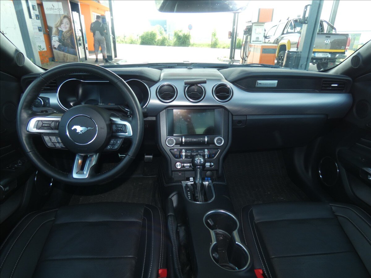 Ford Mustang Kupé 5,0 l 330 kw