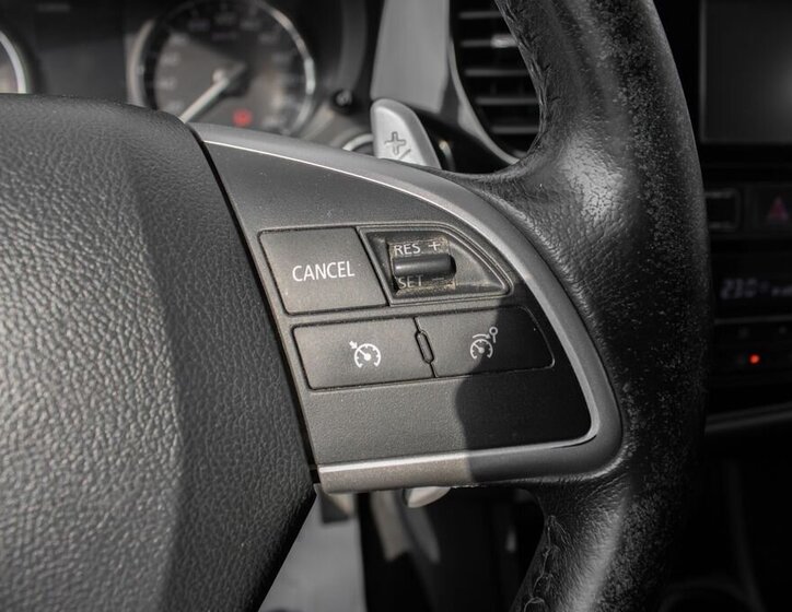 Mitsubishi Outlander SUV / Terénní 2,3 l 110 kw