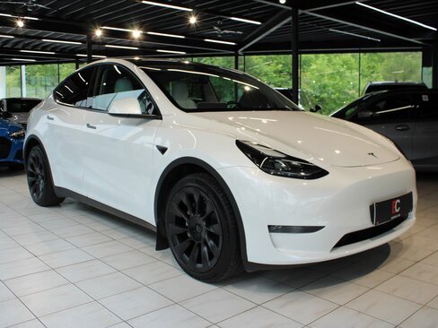 Tesla Model Y SUV / Terénní 0,0 378 kw