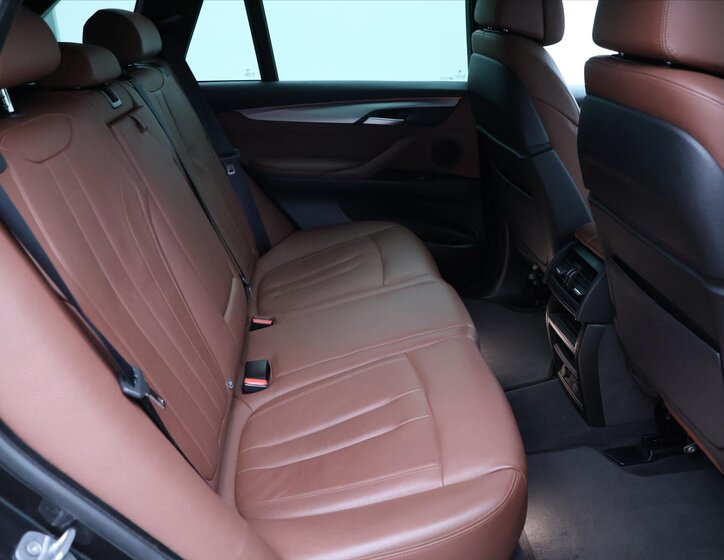 BMW X5 SUV / Terénní 3,0 l 230 kw