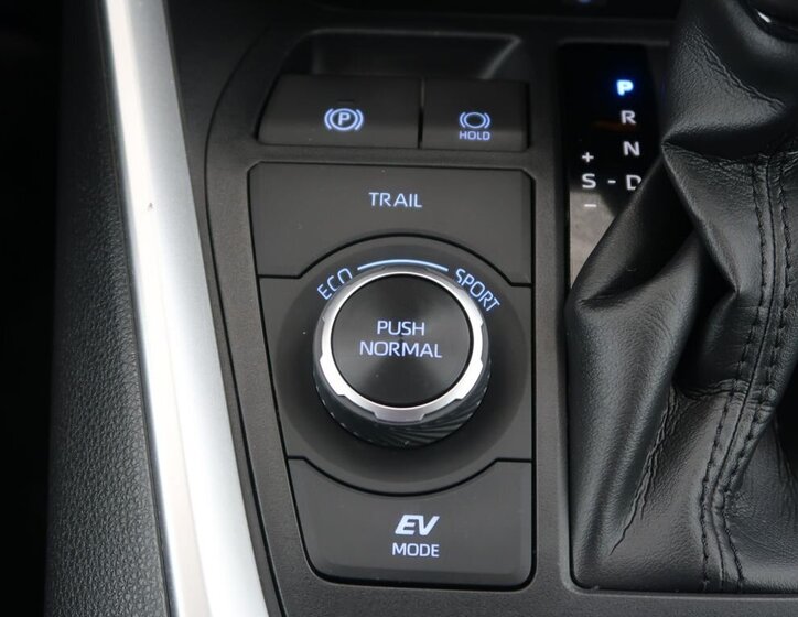 Toyota RAV4 SUV 2,5 l 131 kw