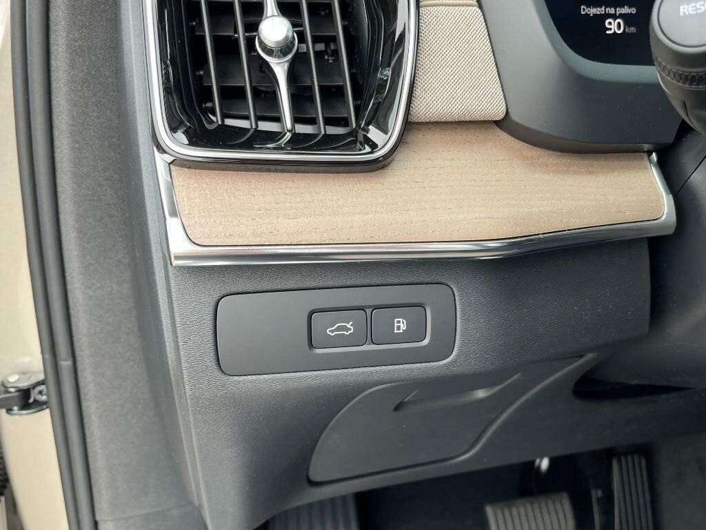 Volvo XC90 SUV 2,0 l 184 kw