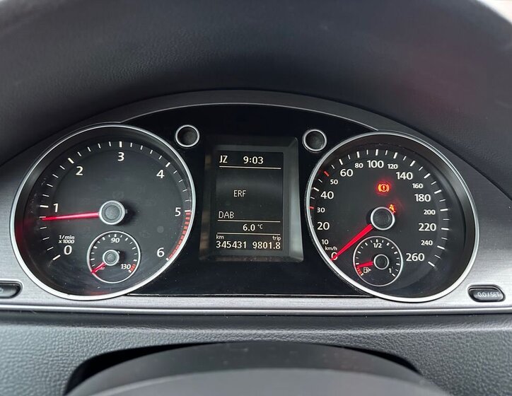 Volkswagen Passat Kombi 1,6 l 77 kw