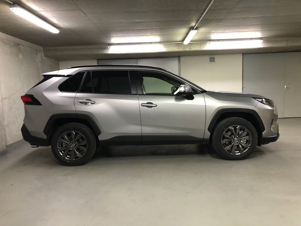 Toyota RAV4 SUV 2,5 l 163 kw