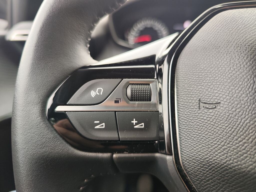 Peugeot 208 Hatchback 1,2 l 74 kw