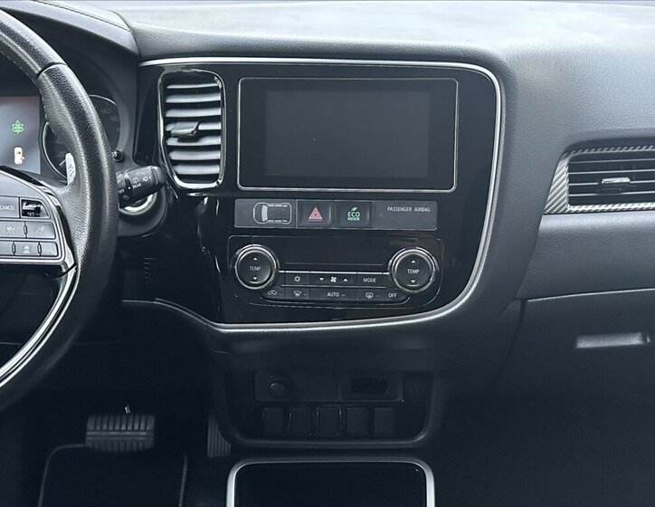 Mitsubishi Outlander SUV / Terénní 2,3 l 110 kw