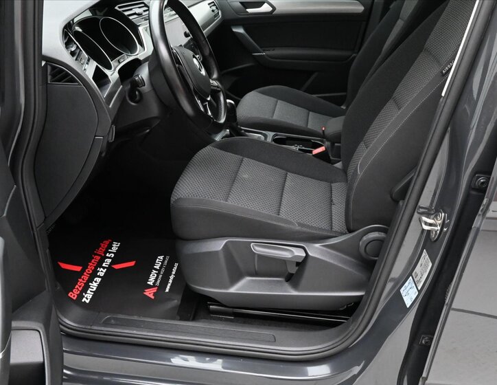 Volkswagen Touran 14