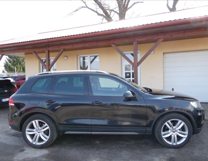 Volkswagen Touareg SUV / Terénní 3,0 l 180 kw