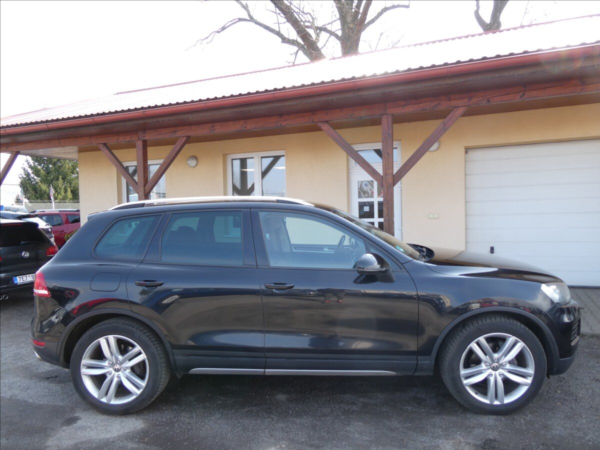 Volkswagen Touareg SUV / Terénní 3,0 l 180 kw