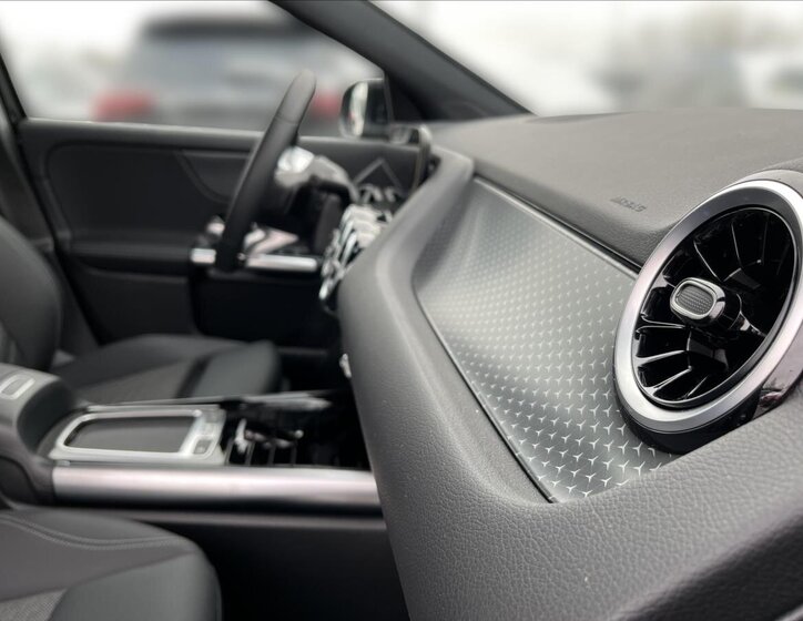 Mercedes-Benz GLA 17