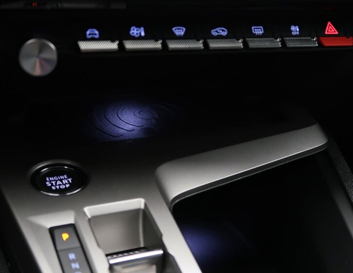 Peugeot 408 Liftback 1,2 l 96 kw