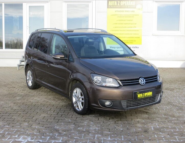 Volkswagen Touran 1