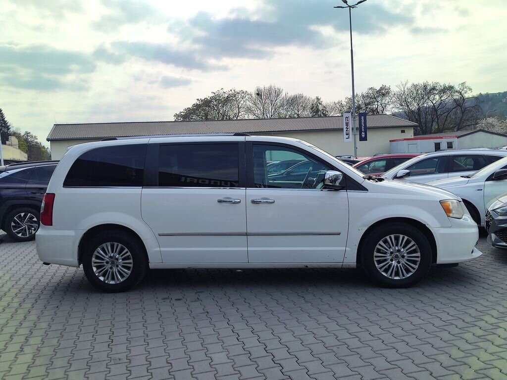 Lancia Voyager MPV 2,8 l 120 kw