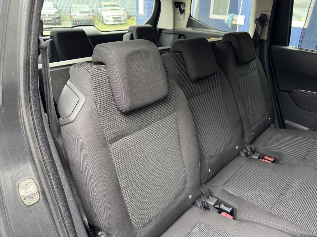 Peugeot 5008 Kombi 2,0 l 110 kw