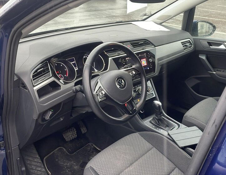 Volkswagen Touran 2
