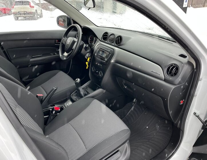 Suzuki Vitara 15