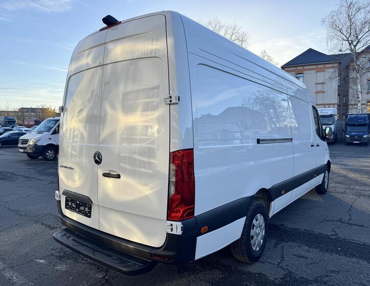 Mercedes-Benz Sprinter 5