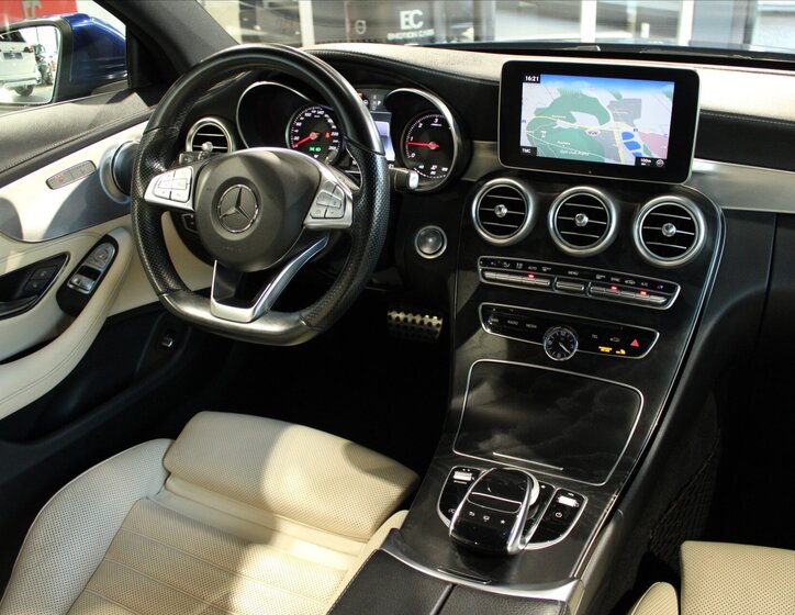 Mercedes-Benz Třídy C Kupé 2,1 l 150 kw