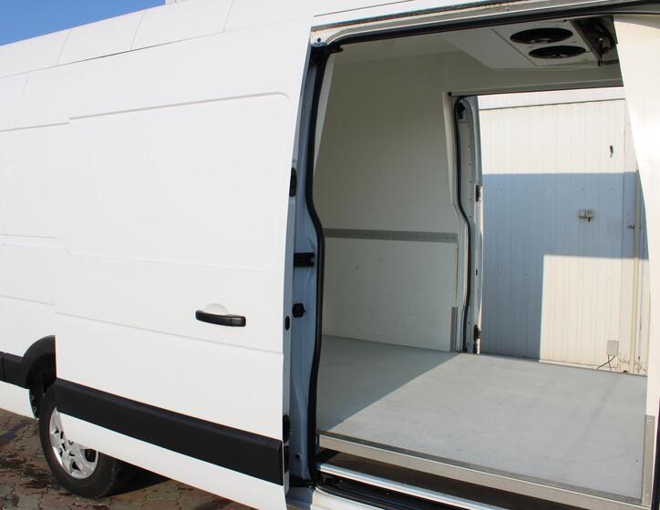 Renault Master 8