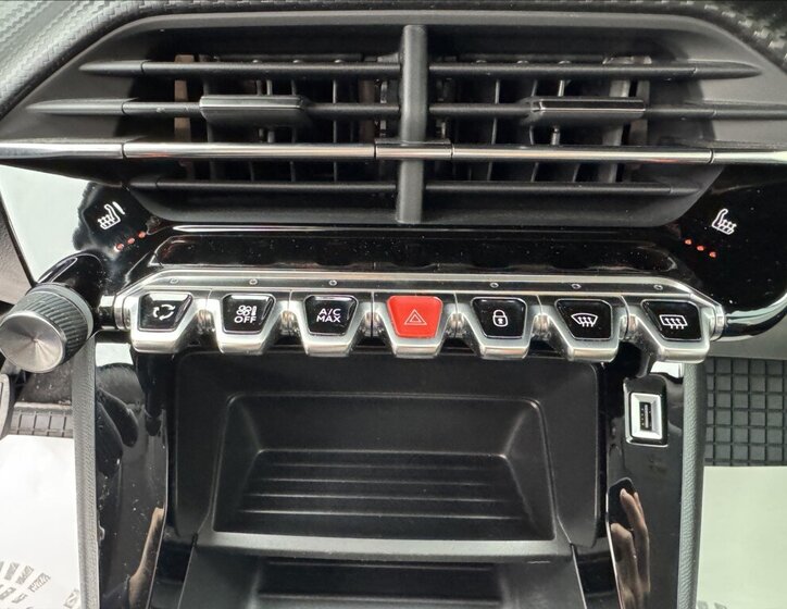 Peugeot 2008 SUV / Terénní 1,2 l 96 kw