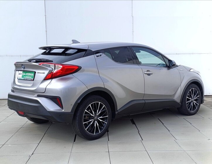 Toyota C-HR Hatchback 1,8 l 72 kw
