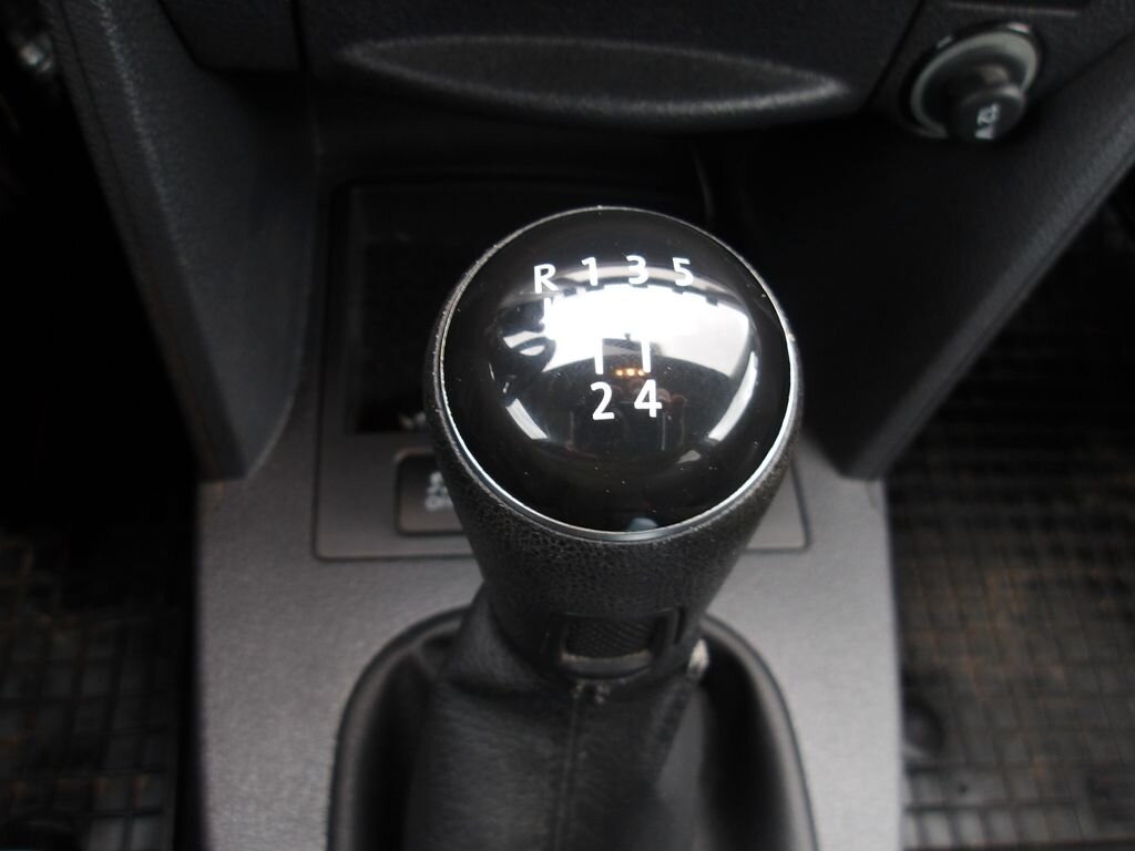 Volkswagen Caddy Skříň 1,6 l 75 kw