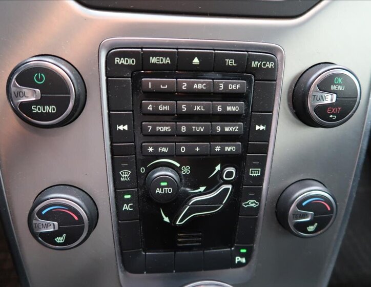 Volvo V70 Kombi 2,4 l 120 kw