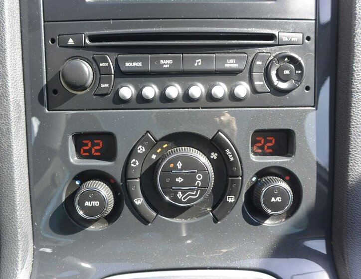 Peugeot 5008 MPV 1,6 l 88 kw