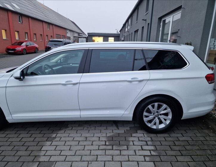 Volkswagen Passat Kombi 1,4 l 110 kw