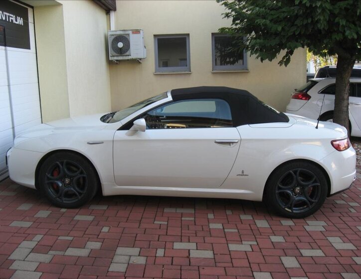 Alfa Romeo Spider Kabriolet 2,2 l 136 kw