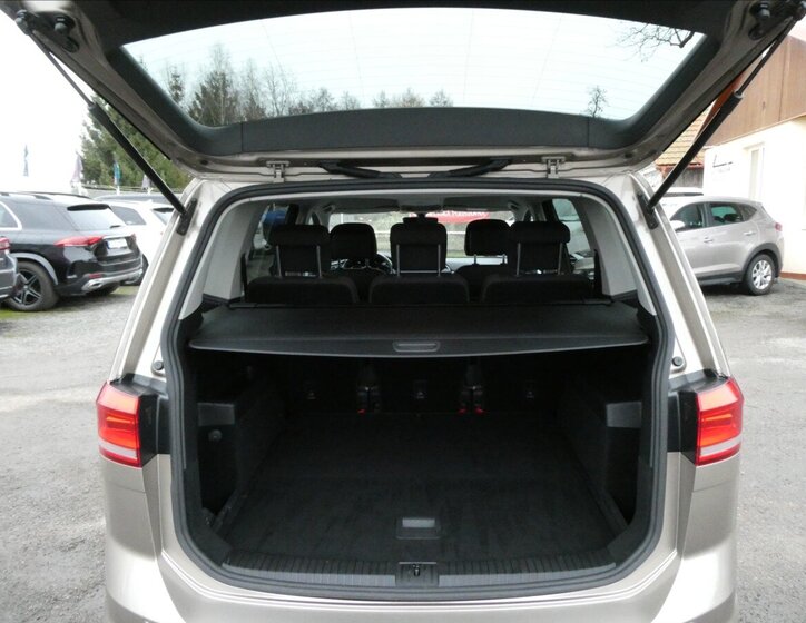 Volkswagen Touran 17