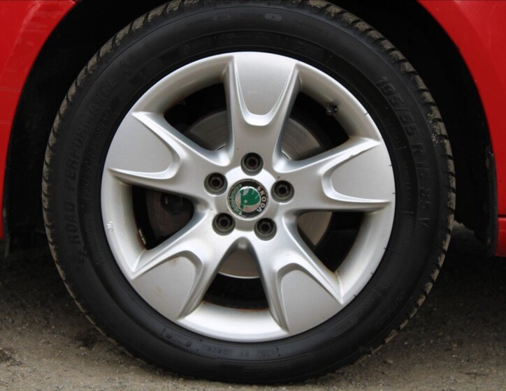 Škoda Roomster MPV 1,2 l 63 kw