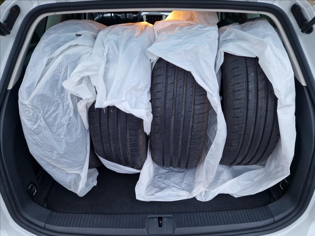 Volkswagen Passat Kombi 1,4 l 110 kw