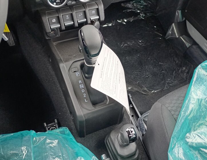 Suzuki Jimny SUV 1,5 l 75 kw