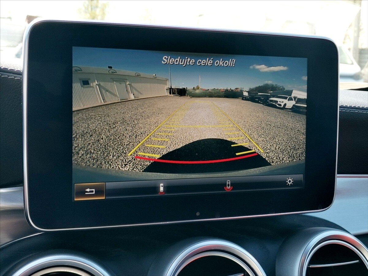 Mercedes-Benz Třídy C Kabriolet 2,0 l 180 kw