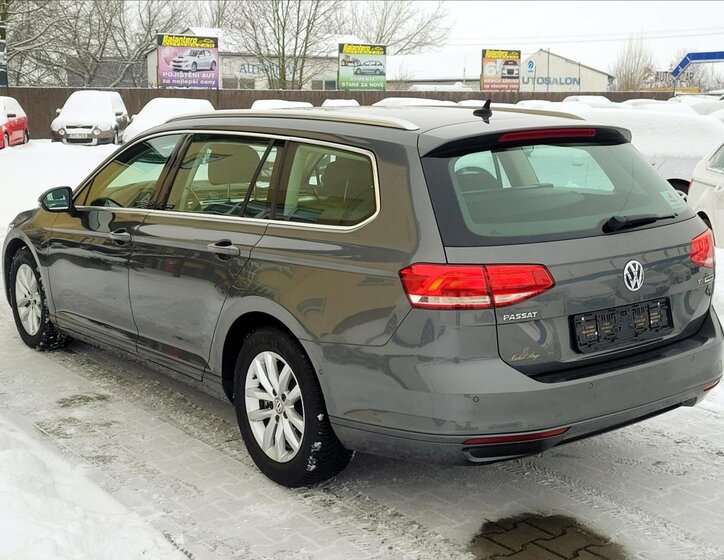 Volkswagen Passat Kombi 1,6 l 88 kw