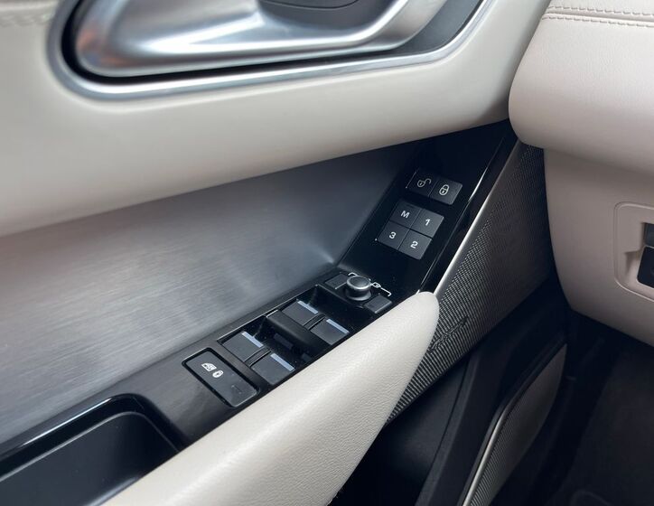 Land Rover Range Rover Velar 10