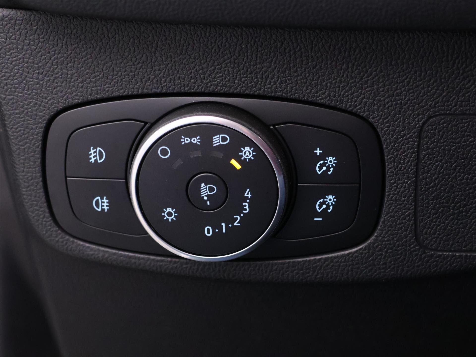 Ford Focus Kombi 999,0 92 kw