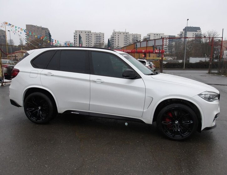 BMW X5 SUV 3,0 l 280 kw