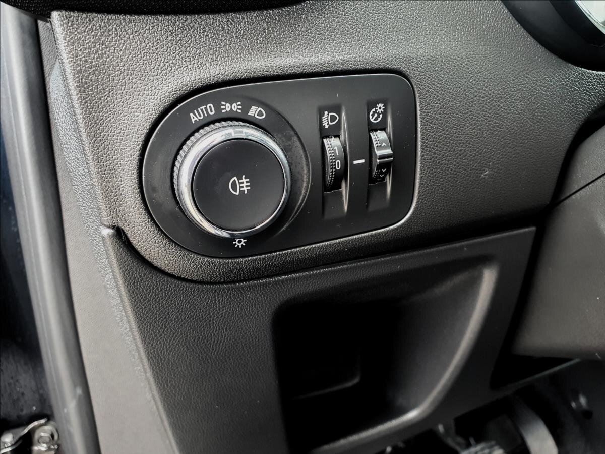 Opel Crossland X SUV / Terénní 1,5 l 75 kw