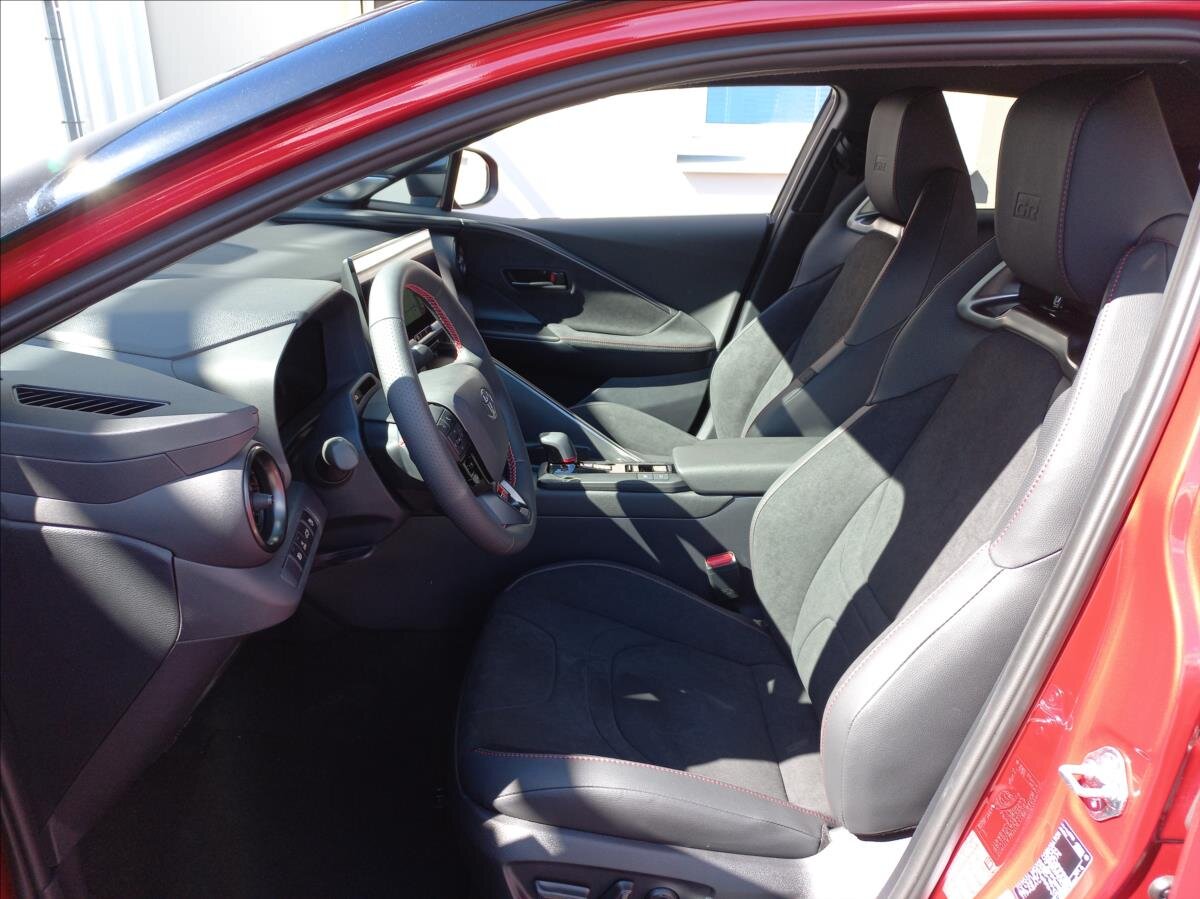 Toyota C-HR CUV 2,0 l 112 kw