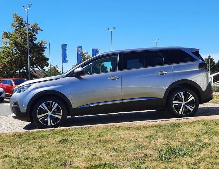 Peugeot 5008 4