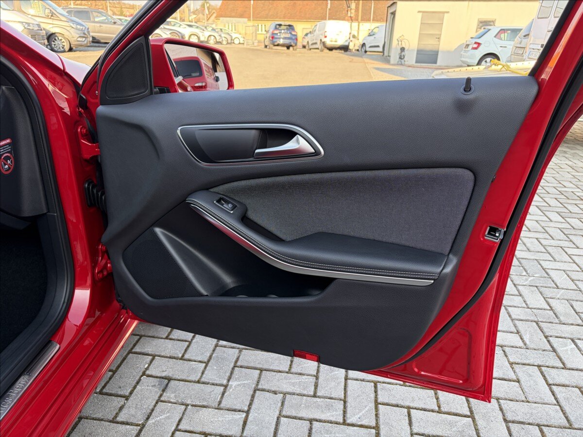 Mercedes-Benz Třídy A Hatchback 1,6 l 90 kw